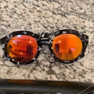 DIFF Dime Sunglasses -Polarized (GUC)